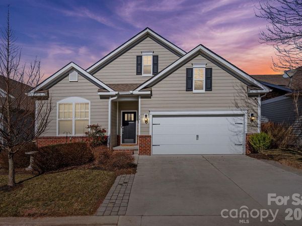 16 Regent Heights Road, Leicester, NC 28748