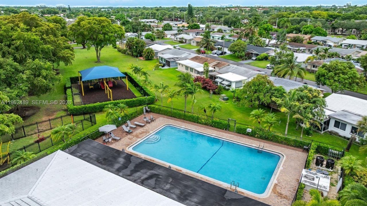 7313 NW 57th Ct , Tamarac, FL 33321 Photo