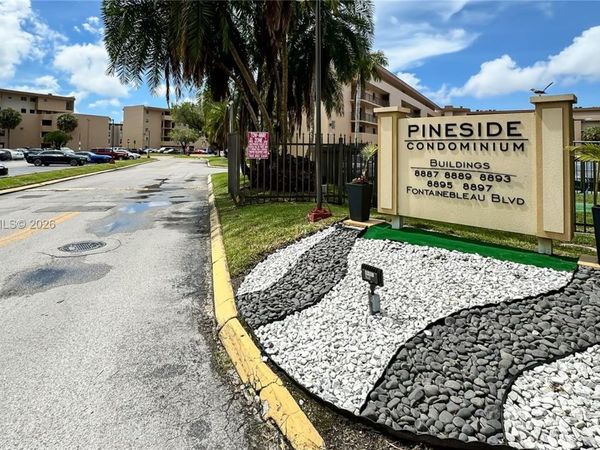 8889 Fontainebleau Blvd , Unit 201, Miami, FL 33172