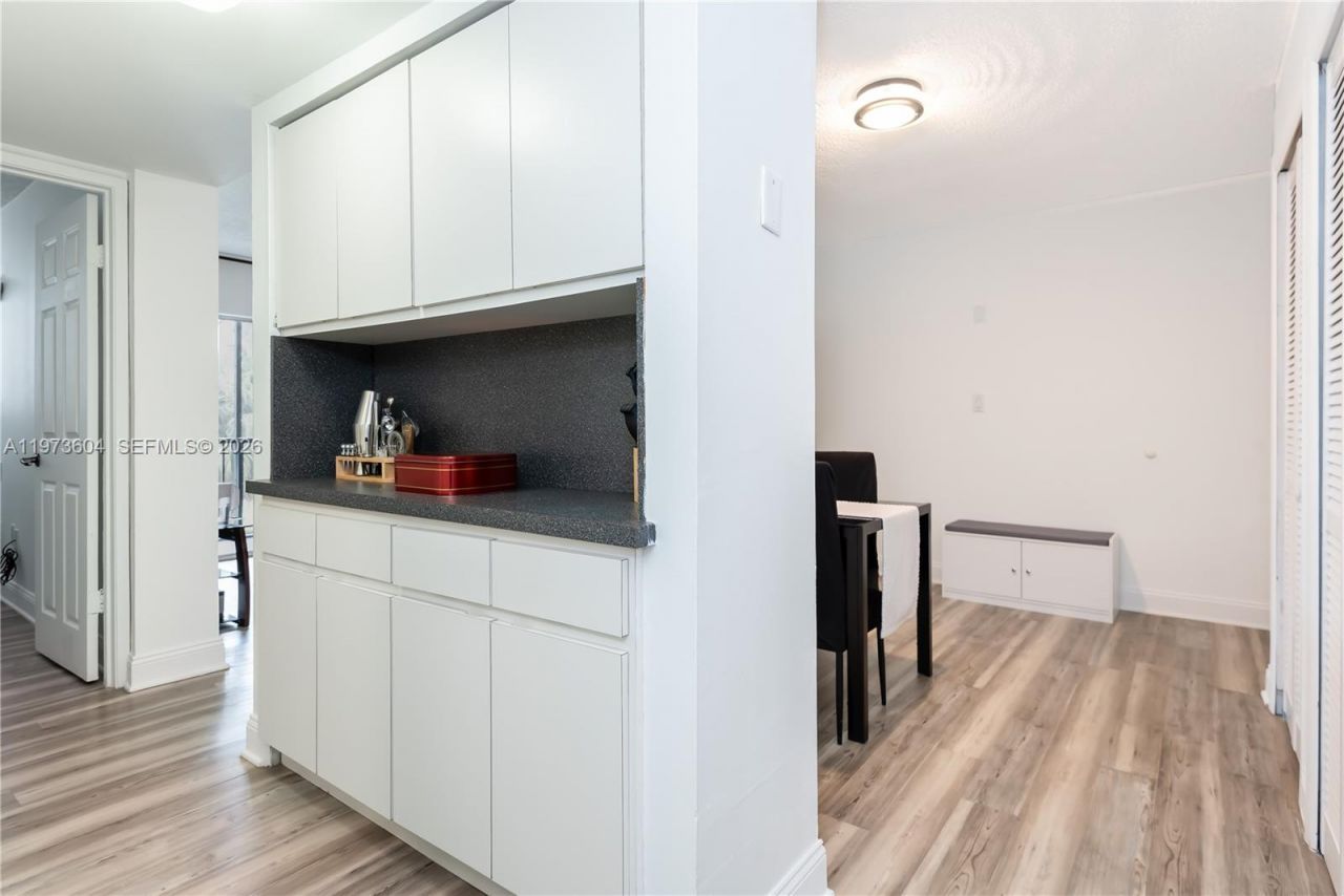 8889 Fontainebleau Blvd , Unit 201, Miami, FL 33172 Photo