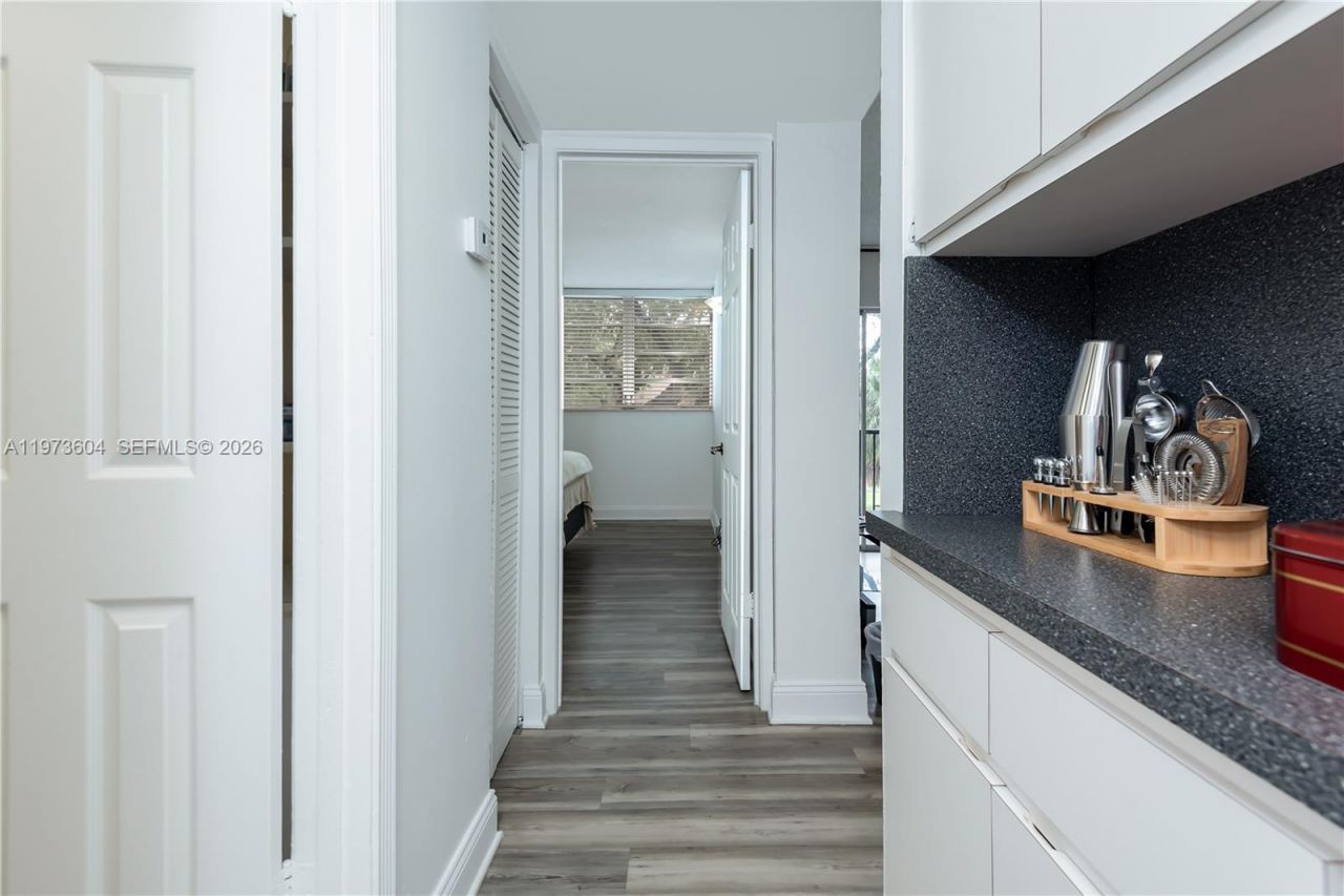 8889 Fontainebleau Blvd , Unit 201, Miami, FL 33172 Photo