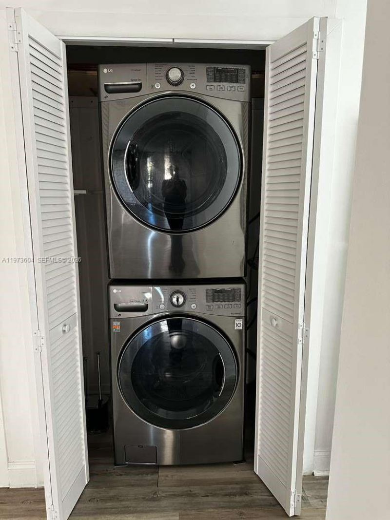 8889 Fontainebleau Blvd, Unit 201, Miami, FL 33172 Photo