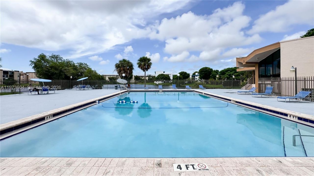 8889 Fontainebleau Blvd , Unit 201, Miami, FL 33172 Photo