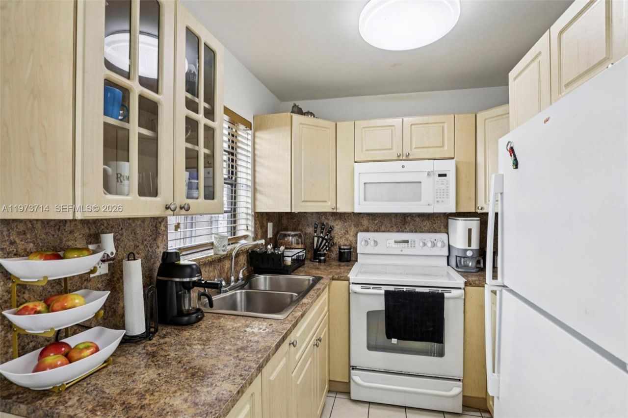 5930 W 25th Ct , Unit 104, Hialeah, FL 33016 Photo