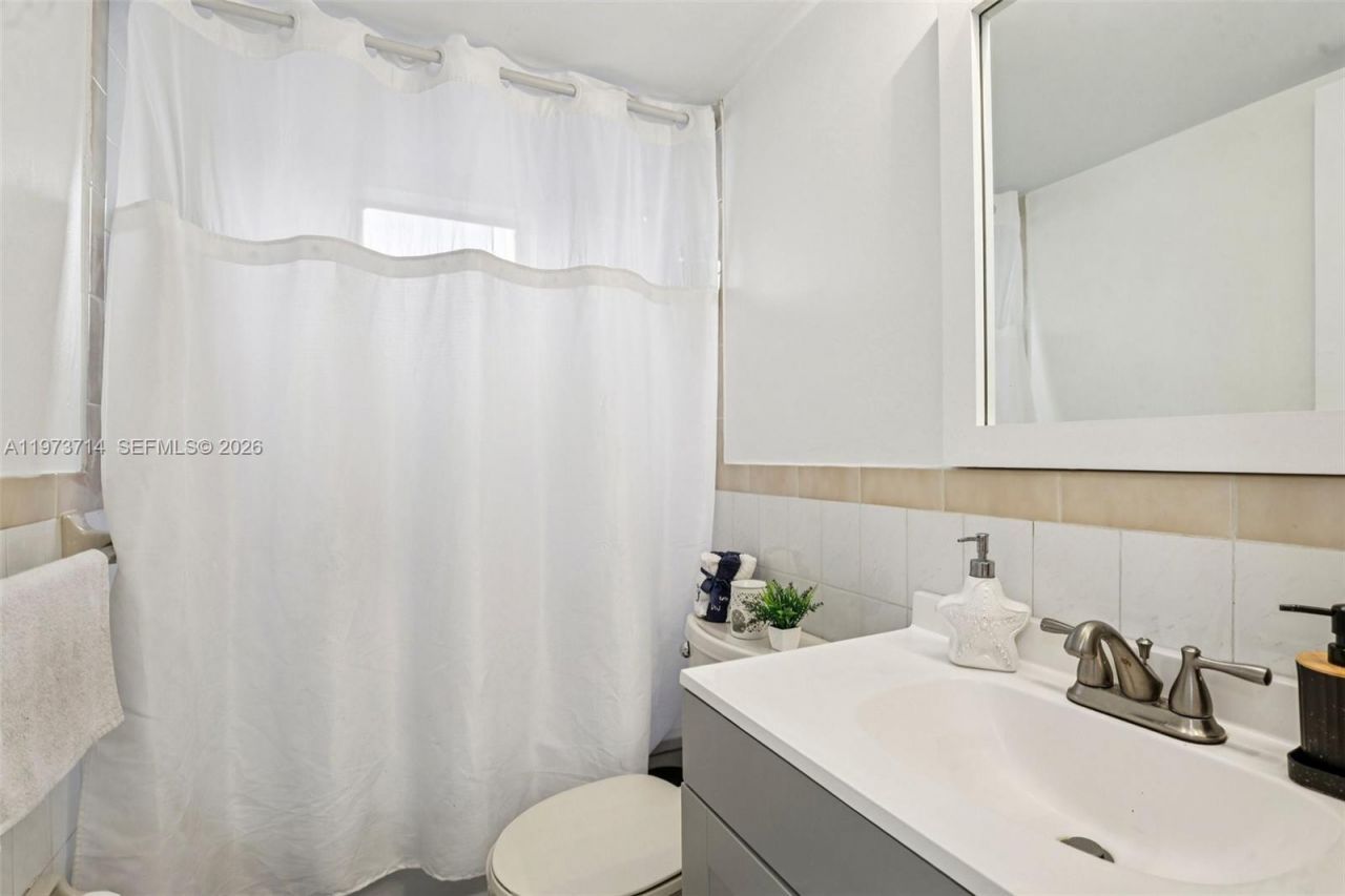 5930 W 25th Ct , Unit 104, Hialeah, FL 33016 Photo