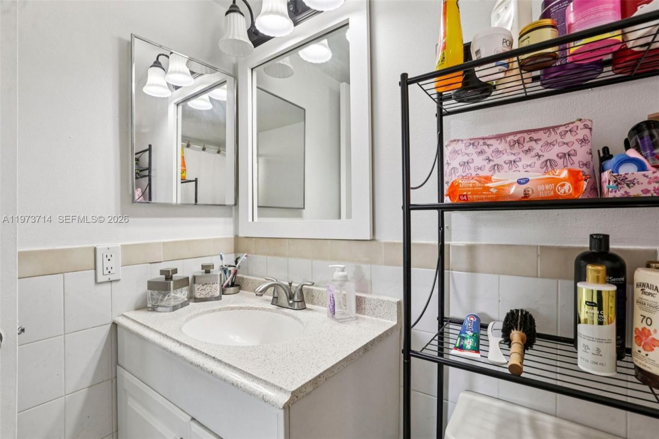 5930 W 25th Ct , Unit 104, Hialeah, FL 33016 Photo