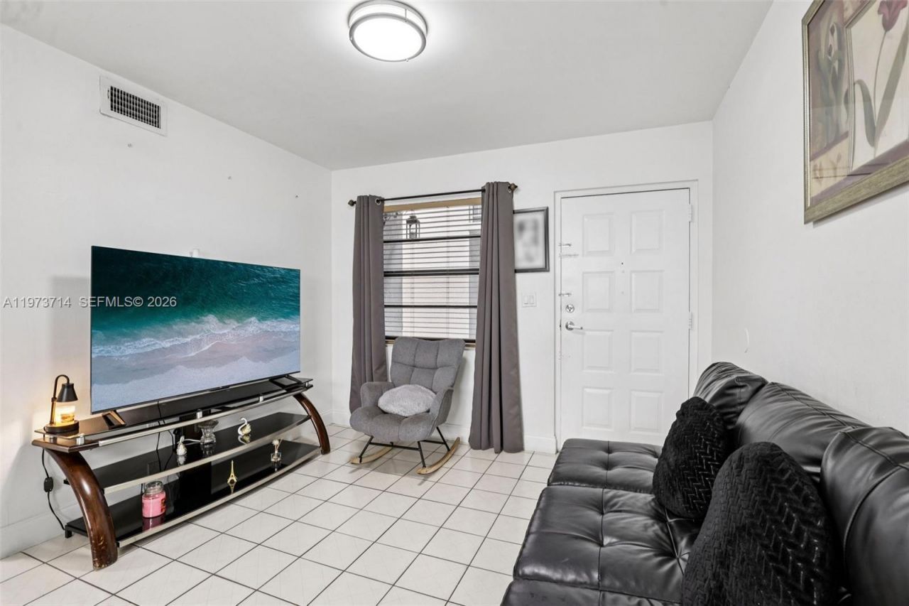 5930 W 25th Ct , Unit 104, Hialeah, FL 33016 Photo