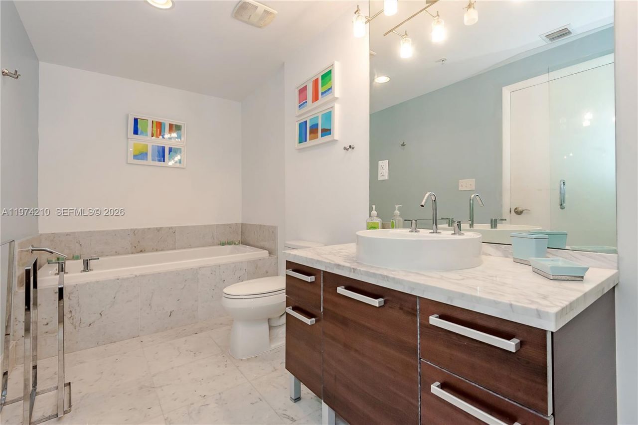 244 Biscayne Blvd , Unit 1005, Miami, FL 33132 Photo