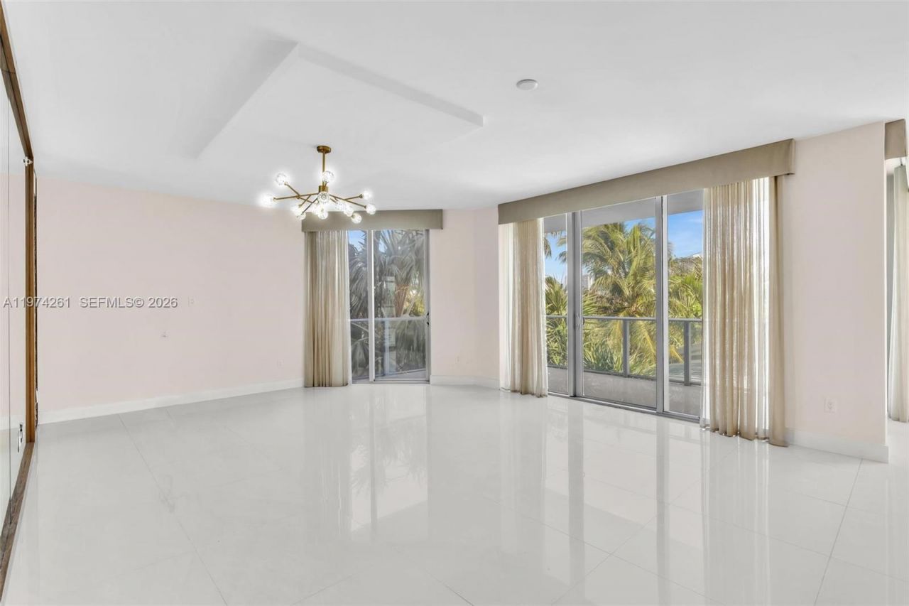 17301 Biscayne Blvd, Unit 210, North Miami Beach, FL 33160 Photo