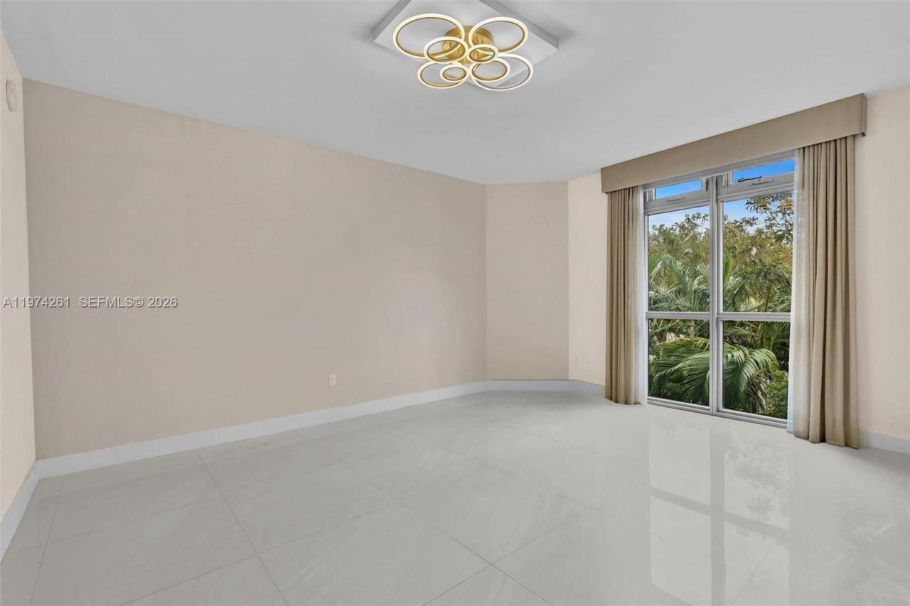 17301 Biscayne Blvd, Unit 210, North Miami Beach, FL 33160 Photo