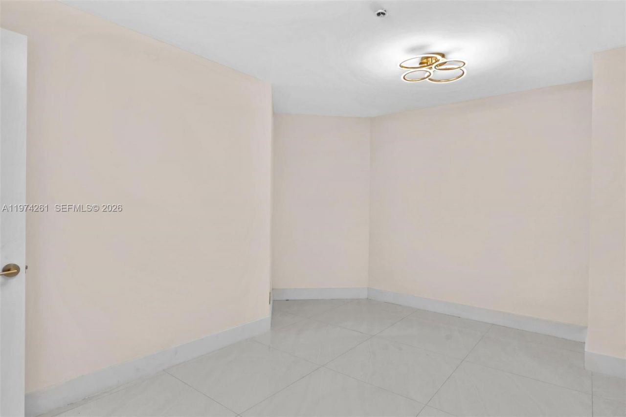 17301 Biscayne Blvd, Unit 210, North Miami Beach, FL 33160 Photo