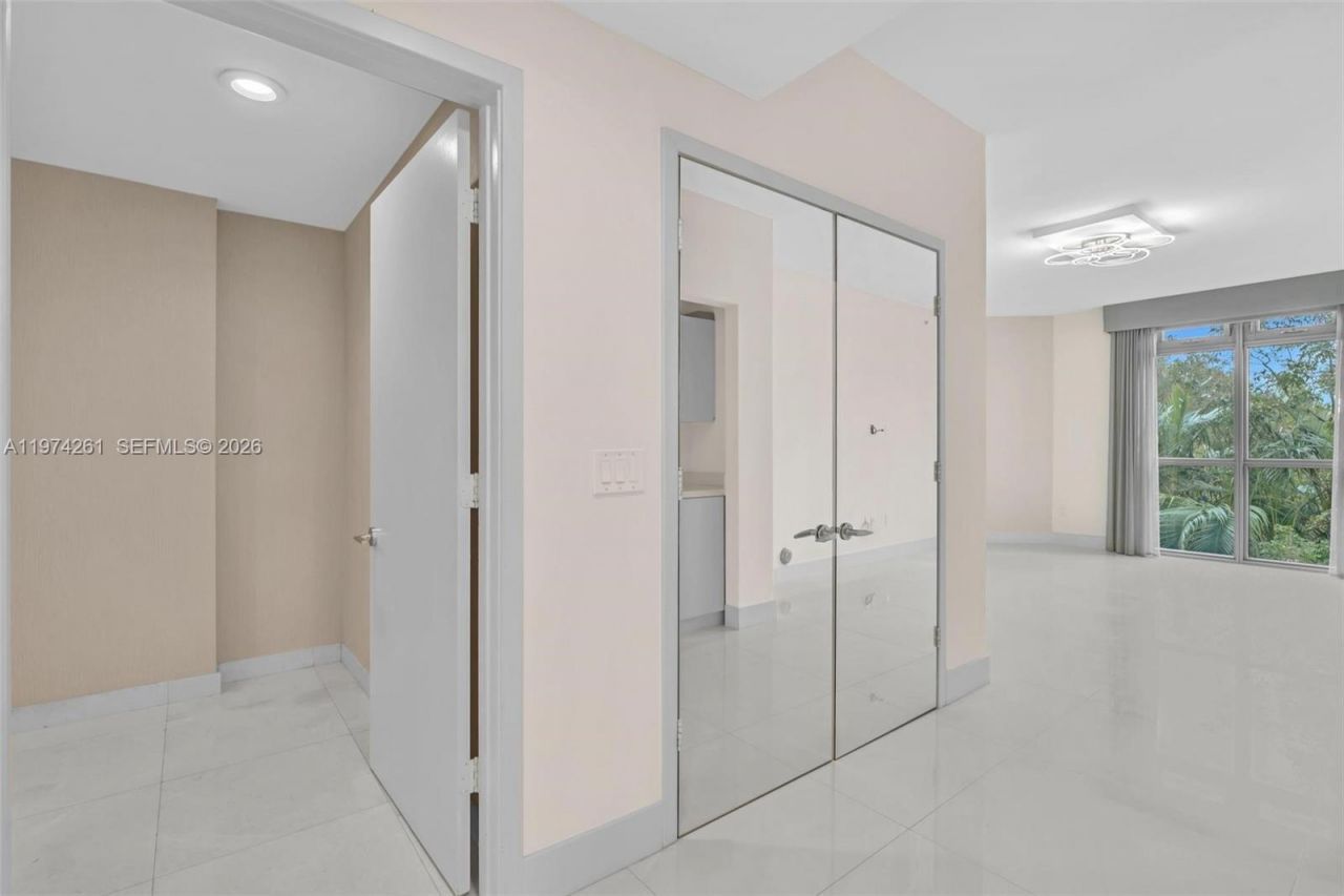 17301 Biscayne Blvd, Unit 210, North Miami Beach, FL 33160 Photo