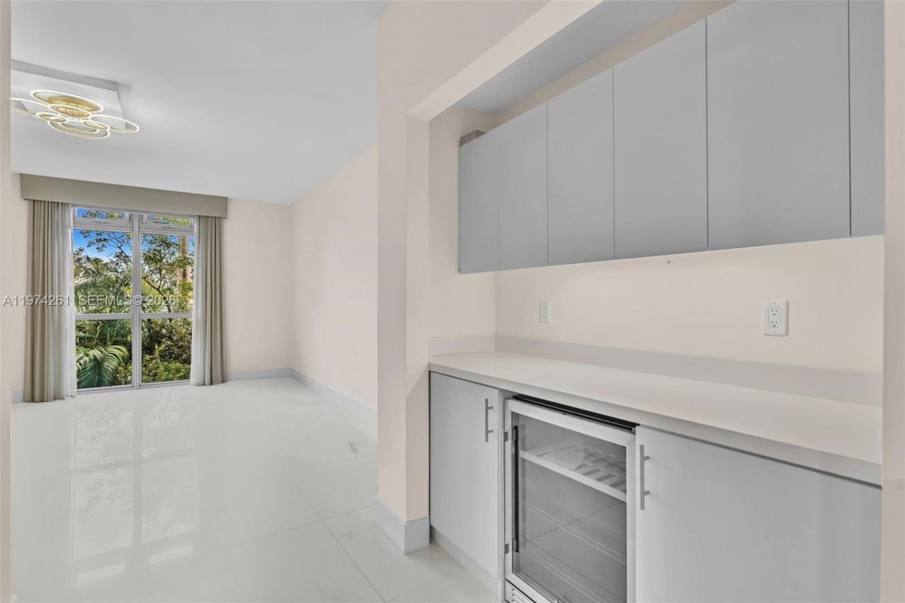 17301 Biscayne Blvd, Unit 210, North Miami Beach, FL 33160 Photo