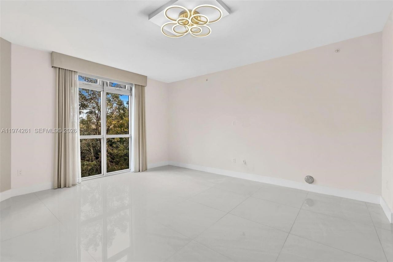 17301 Biscayne Blvd, Unit 210, North Miami Beach, FL 33160 Photo