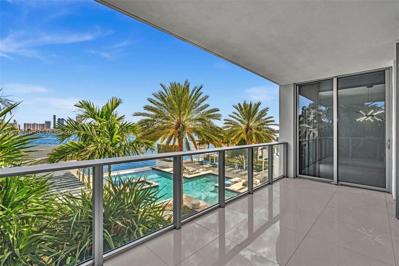 17301 Biscayne Blvd, Unit 210, North Miami Beach, FL 33160 Photo