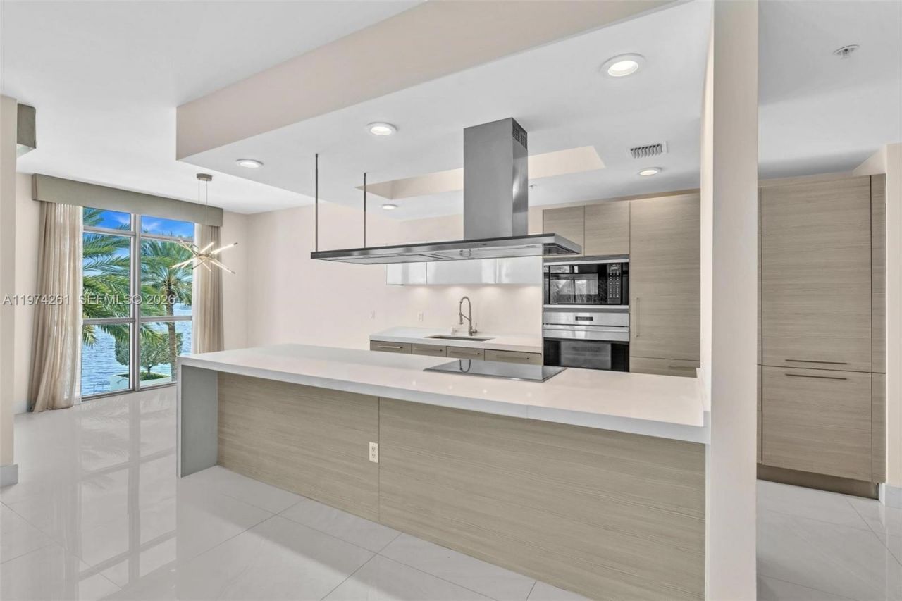 17301 Biscayne Blvd, Unit 210, North Miami Beach, FL 33160 Photo