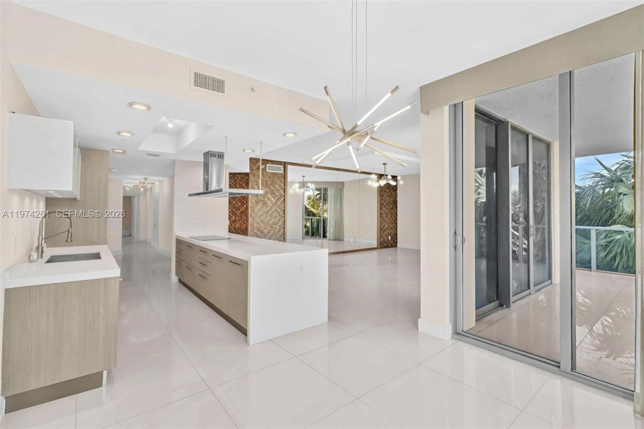 17301 Biscayne Blvd, Unit 210, North Miami Beach, FL 33160 Photo