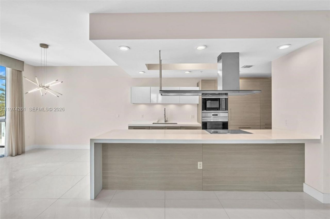 17301 Biscayne Blvd, Unit 210, North Miami Beach, FL 33160 Photo