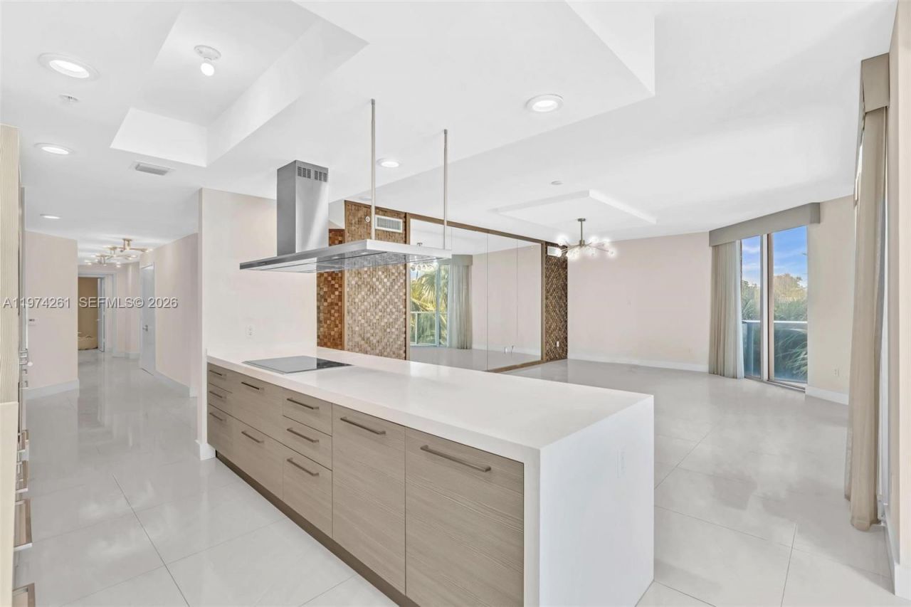 17301 Biscayne Blvd, Unit 210, North Miami Beach, FL 33160 Photo