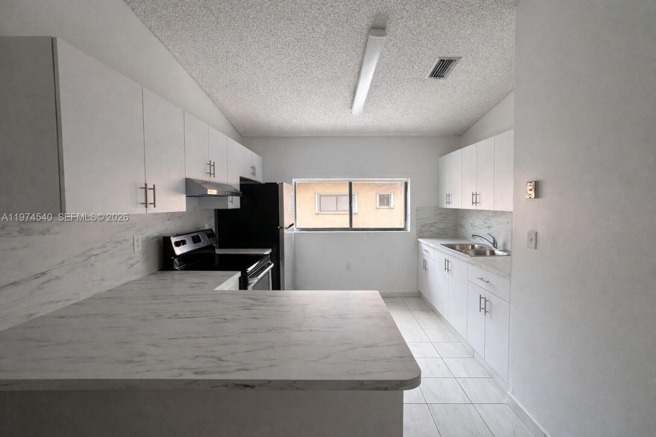 7891 W 29th Way , Unit 202, Hialeah, FL 33018 Photo