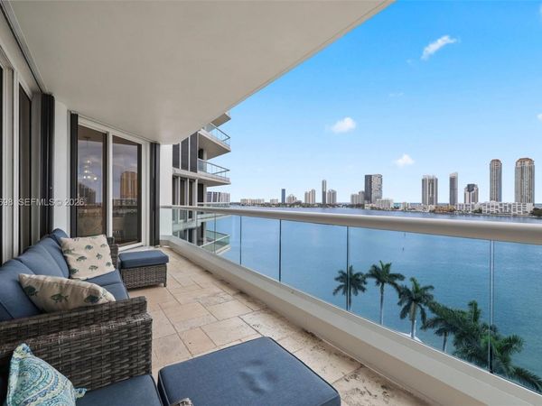 2600 Island Blvd, Unit 1006, Aventura, FL 33160