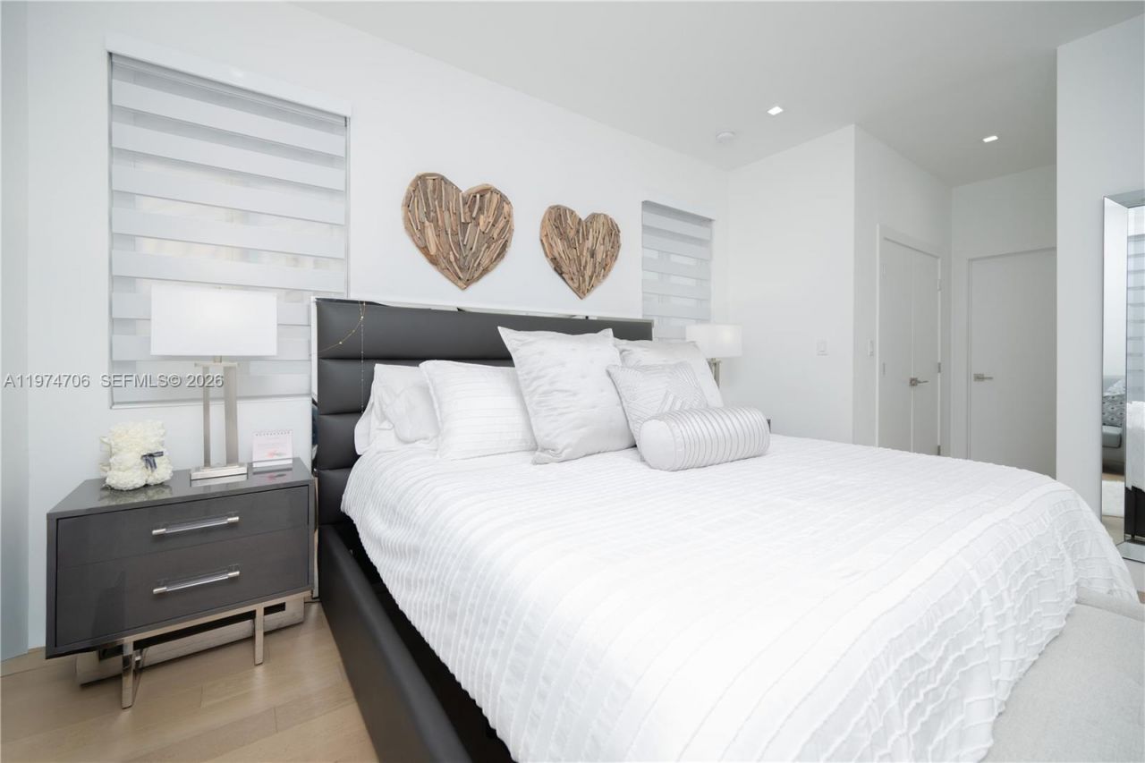 10366 NW 68th Ter , Doral, FL 33178 Photo