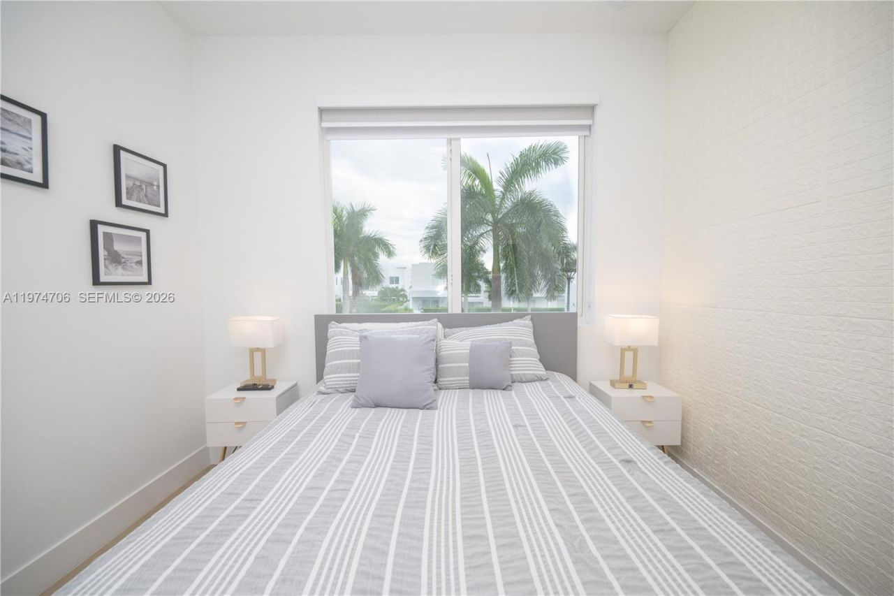 10366 NW 68th Ter , Doral, FL 33178 Photo