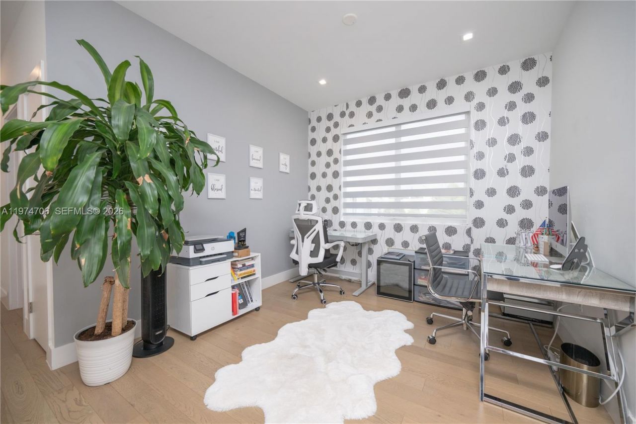 10366 NW 68th Ter , Doral, FL 33178 Photo