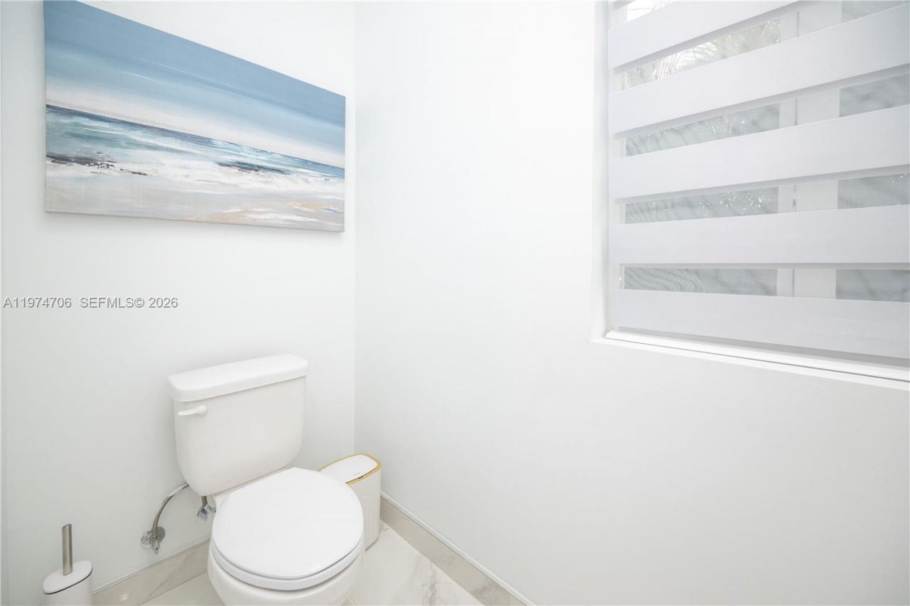 10366 NW 68th Ter , Doral, FL 33178 Photo