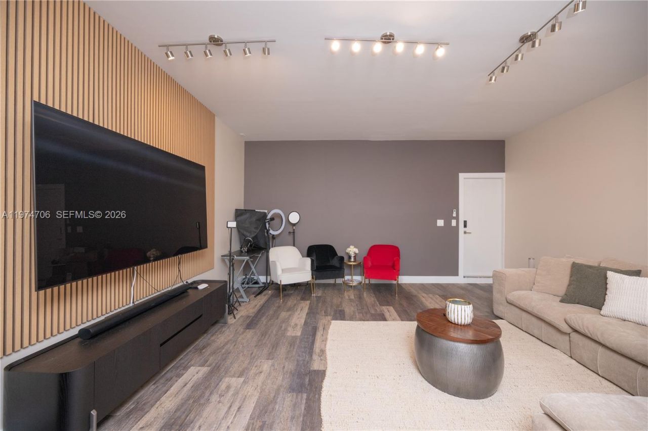 10366 NW 68th Ter , Doral, FL 33178 Photo