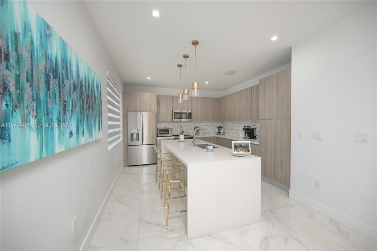 10366 NW 68th Ter , Doral, FL 33178 Photo