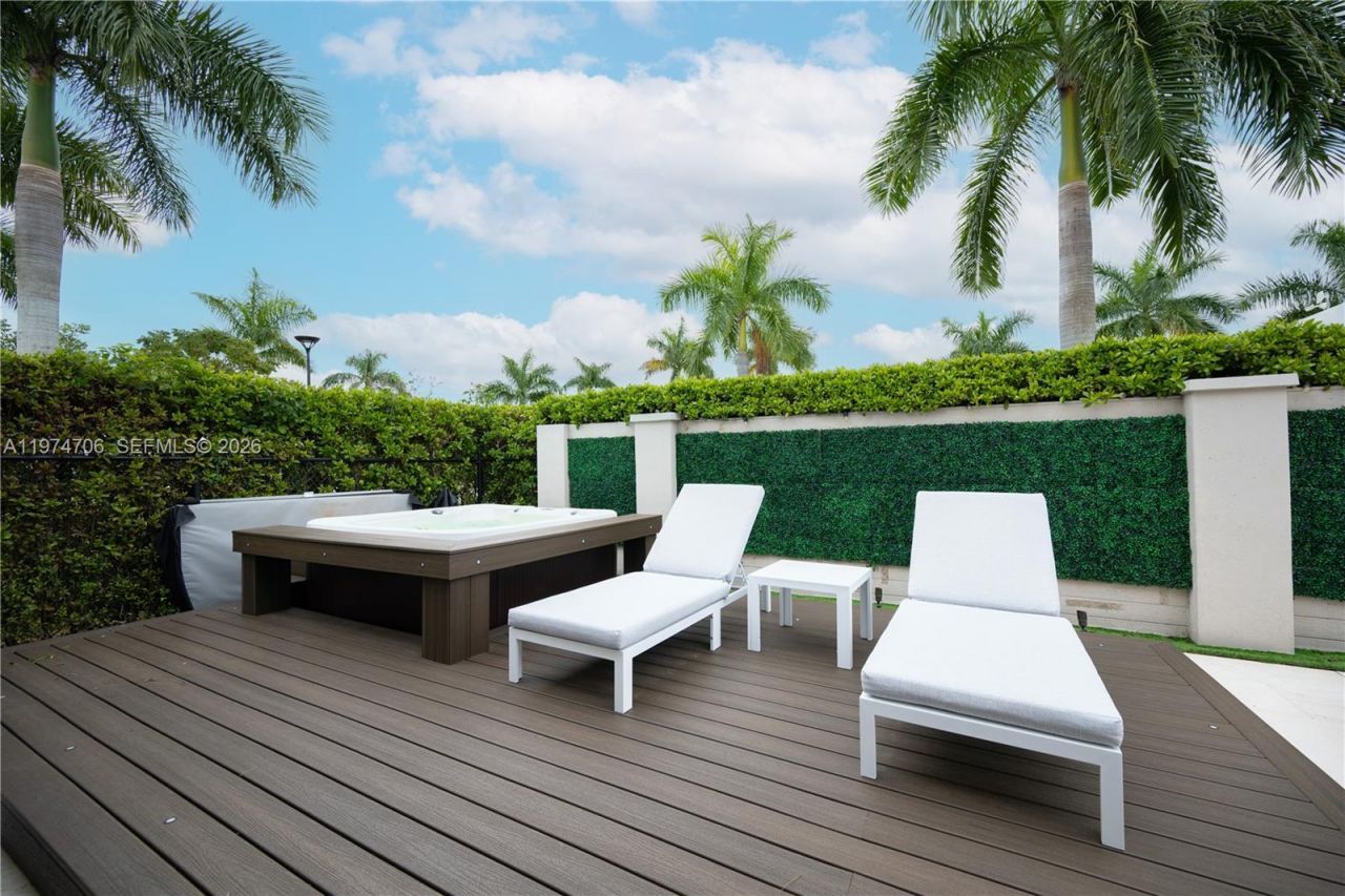 10366 NW 68th Ter , Doral, FL 33178 Photo