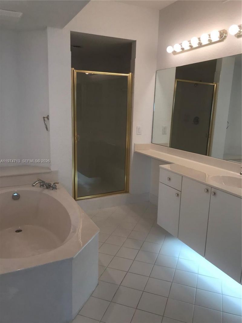 10770 NW 66th St, Unit 414, Doral, FL 33178 Photo