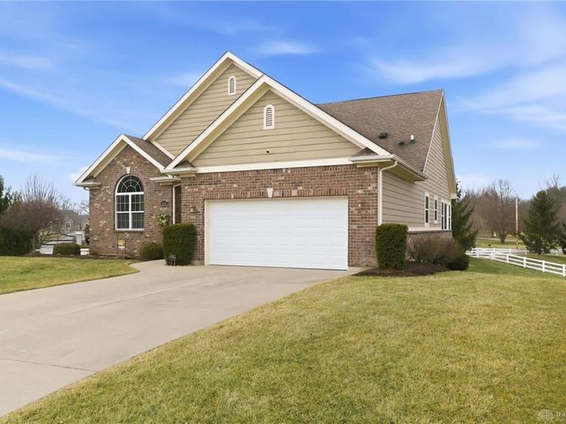 1482 Runnymeade Way, Xenia, OH 45385 Photo 2