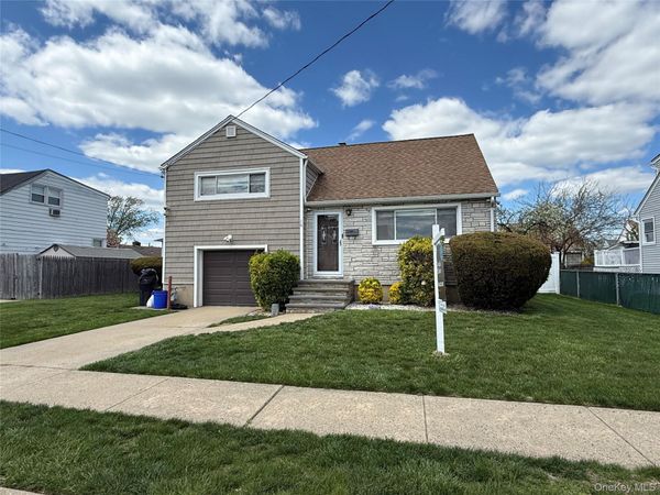 16 Layton Street, Freeport, NY 11520