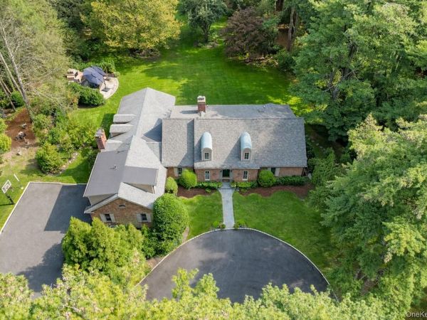 10 Middle Hollow Road , Lloyd Harbor, NY 11743