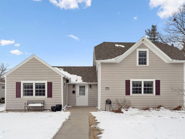 1421 Hobart Street, Grinnell, IA 50112