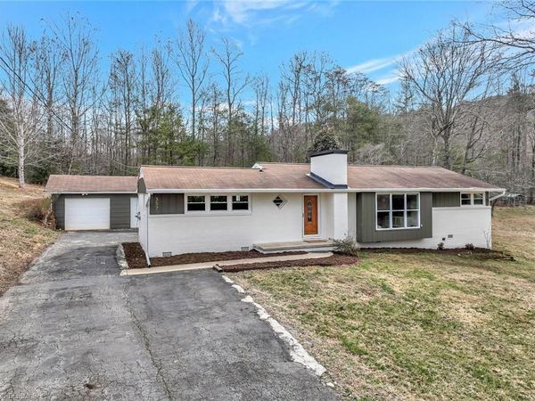 357 Town N Country Drive , Wilkesboro, NC 28697