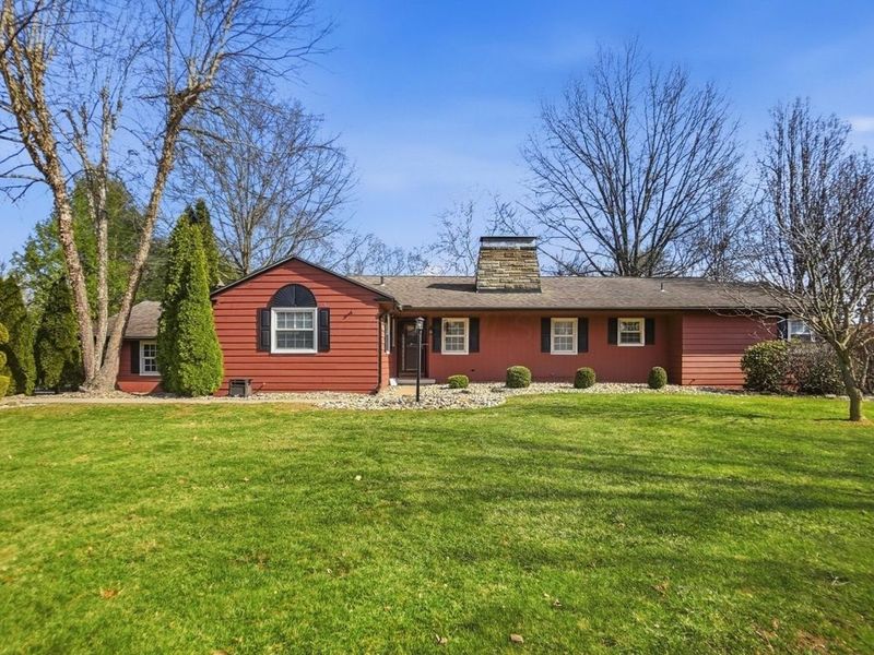 3210 Hilltop Road, Zanesville, OH 43701 Photo 2