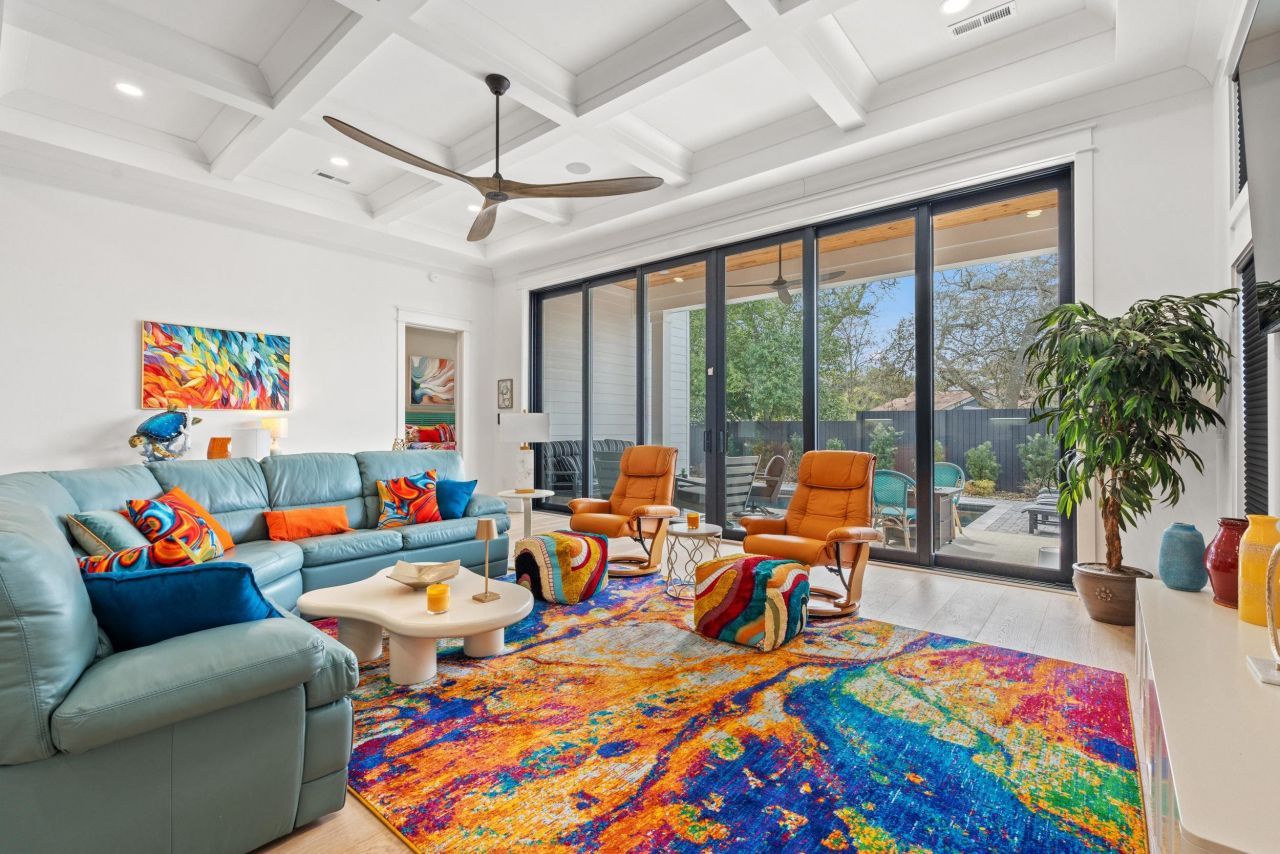 413 N Highland Way  Photo 5