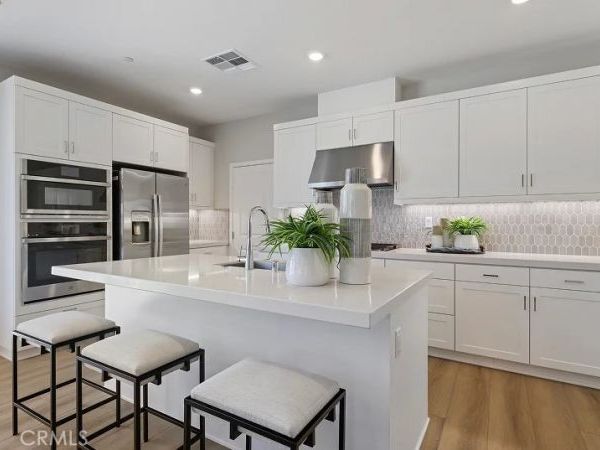 27540 Grand Fir Way, Valencia, CA 91381