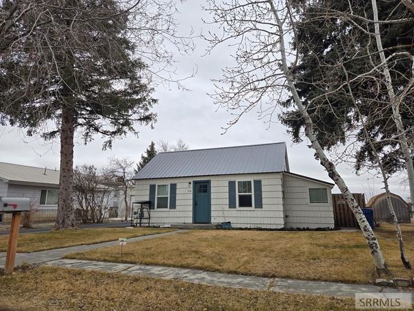 718 W 2nd S, ST ANTHONY, ID 83445