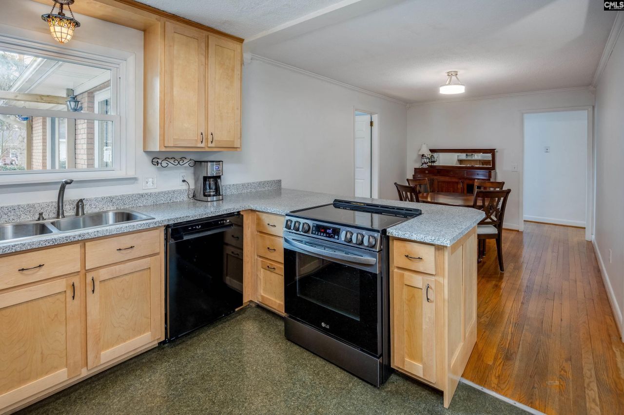 6628 Windwan Drive  Photo 12