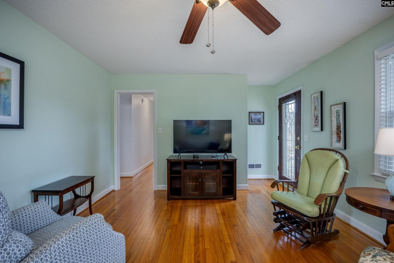 6628 Windwan Drive  Photo 8