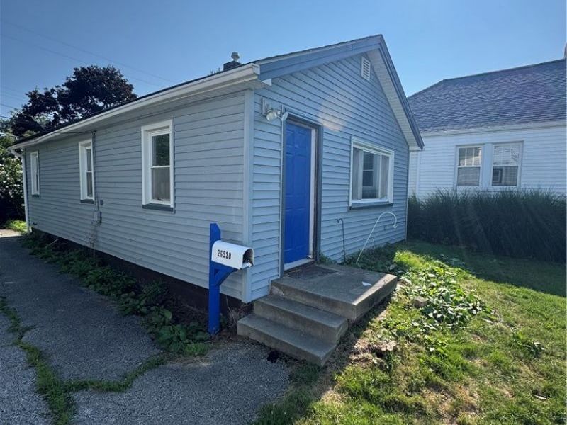 26530 Shoreview Avenue , Euclid, OH 44132 Photo 3