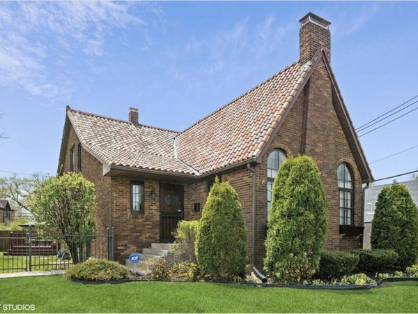 330 E Saint Charles Road , Elmhurst, IL 60126