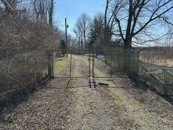 451 Bullock Hill Road, Simpson, IL 62985