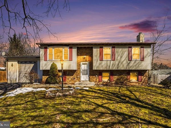 48 COLONIAL DRIVE, HANOVER, PA 17331