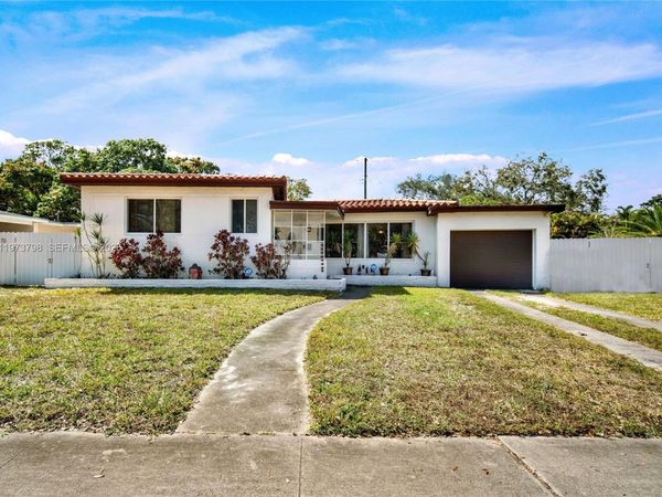 12670 NE Miami Pl , North Miami, FL 33161