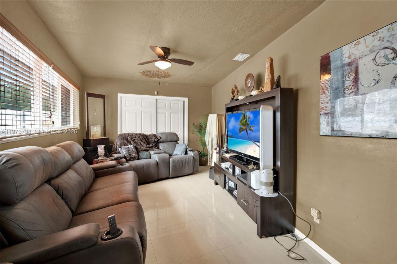 12670 NE Miami Pl , North Miami, FL 33161 Photo